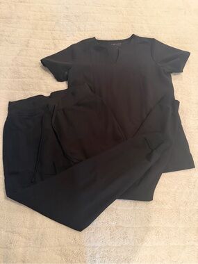 Mandala Scrubs Black Equa-Tek Scrub Set XS Notch Neck Top High Waist Joggers